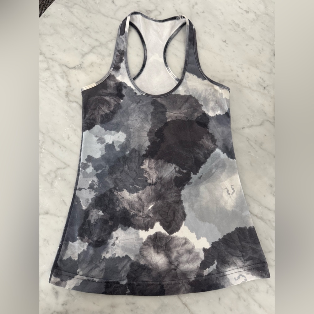 Lululemon racerback tank camouflage XS Like new